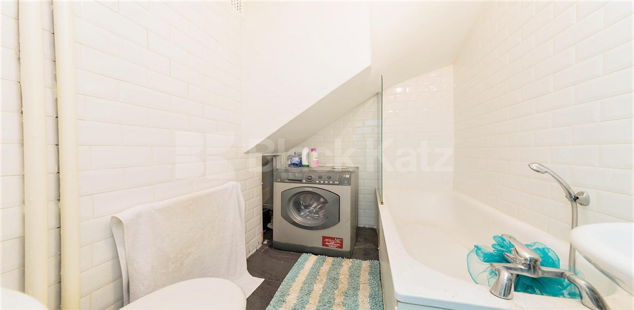 			Studio Apartment, 1 bath, 1 reception Apartment			 Shepherds Bush Road, SHEPHERDS BUSH